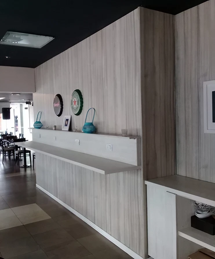 Revestimiento Top Wall 5005 Lapacho Medida: 9X285X2750mm  Sistema Click x Tabla (Caja x 4u)