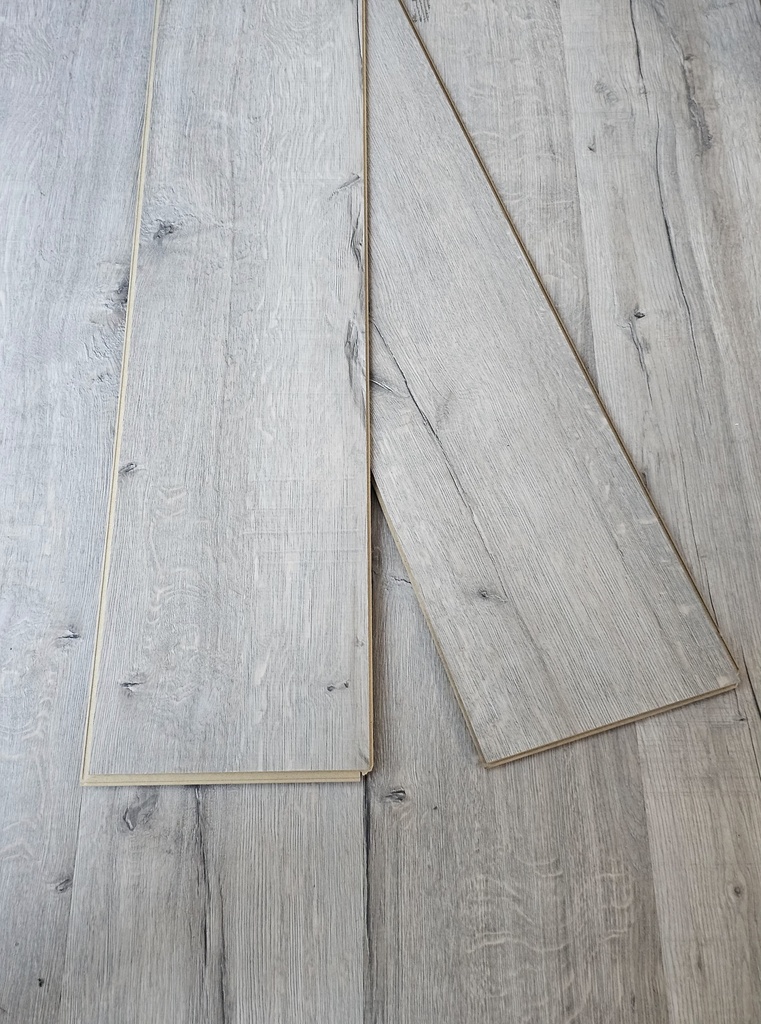 RV PISO MELAMINICO LAMINADO AC5 (VISION 1611) AQUA RESIST / Medida Tabla **8mm** x215x1800mm / AC5 (Caja 2.71m²)