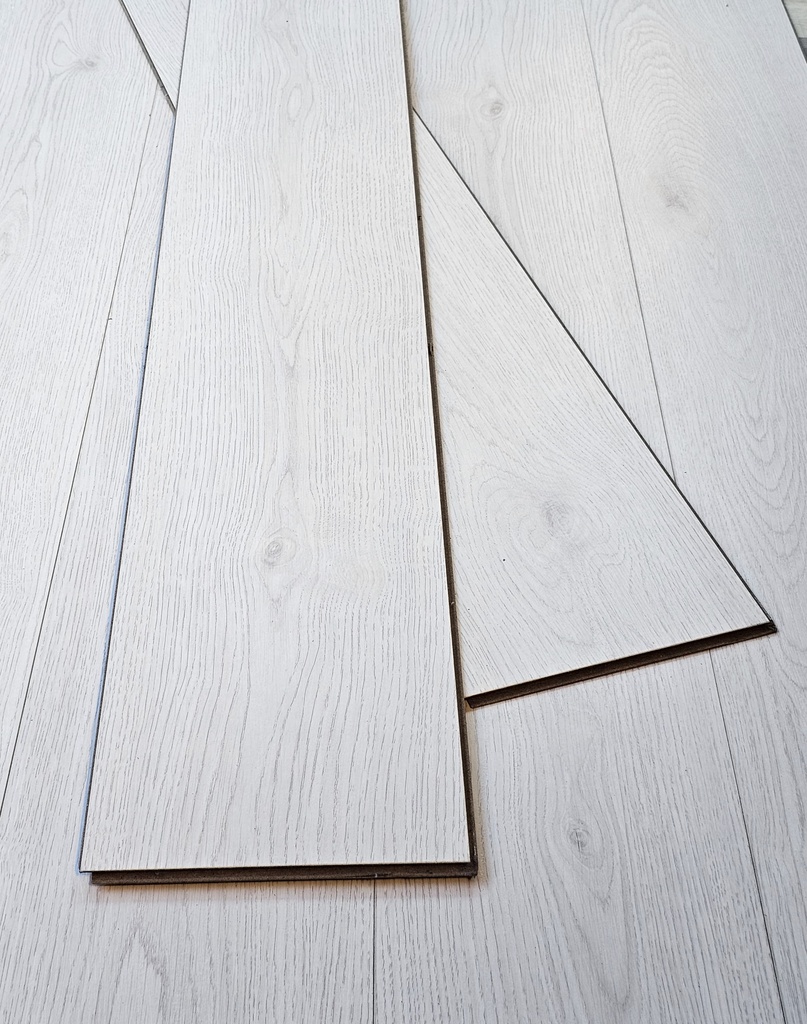 RV PISO MELAMINICO [CC04] - AC3 CONNECT **7mm** Medida 196x1216mm (Caja 2.62m²)