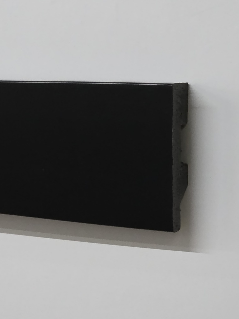 ARQ*132-06 ZOCALO EPS ARQUIPLAST 7CM RECTO NEGRO 70x15mm TIRA 2.85m